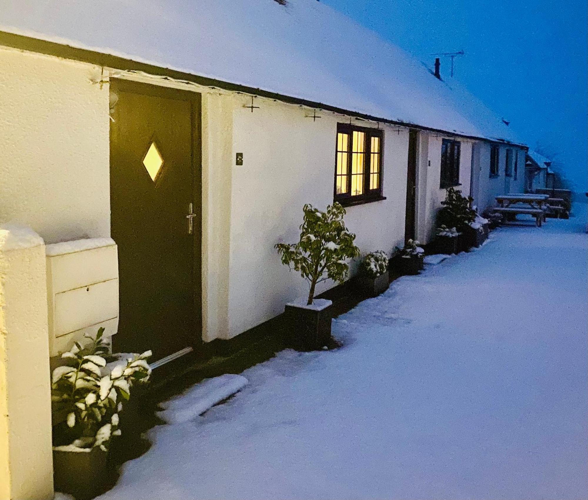 Little Park Holiday Homes Self Catering Cottages 1 & 2 Bedrooms Available Close To Tutbury Castle Dış mekan fotoğraf