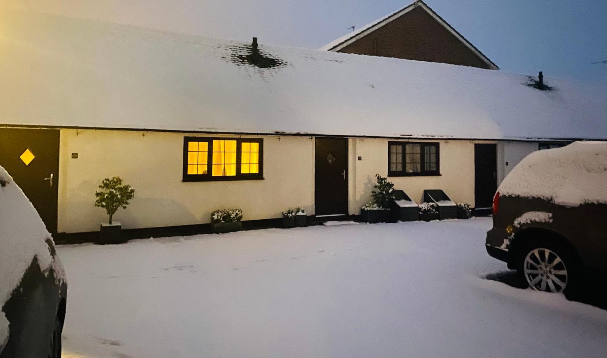 Little Park Holiday Homes Self Catering Cottages 1 & 2 Bedrooms Available Close To Tutbury Castle Dış mekan fotoğraf